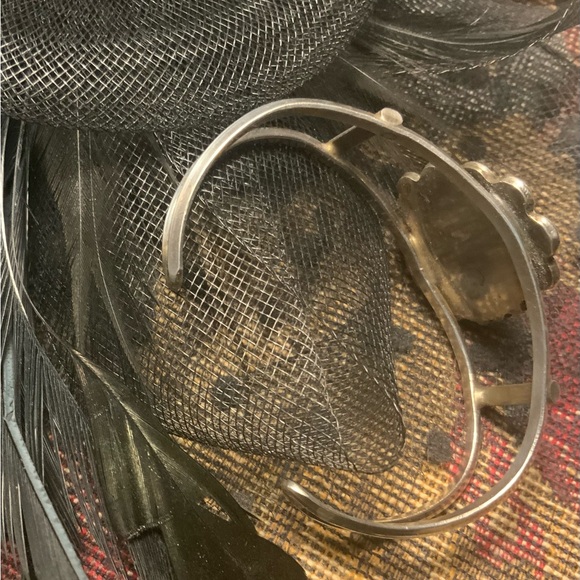 ♥️🧡Vintage sterling silver Navajo Turquoise and Silver Leaf clamper Bracelet. - Picture 6 of 8